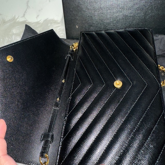 SainLaurent Black caviar wallet on chain - Picture 11 of 13